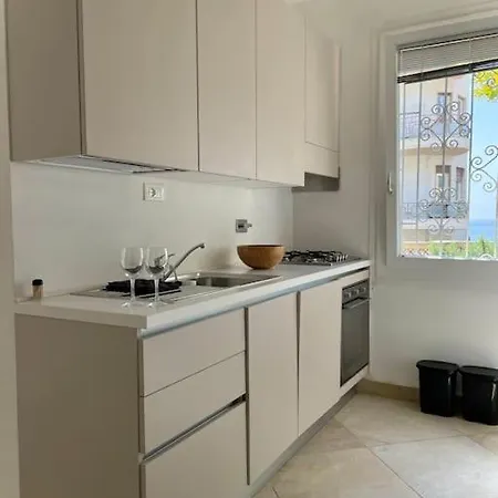 Sweet Home- Con Terrazza Apartment